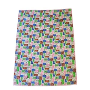 Vintage 60er 70er Ditsy Floral Patchwork Baby Quilt Decke rosa Borte blau 42 x 56 - Bild 1 von 10