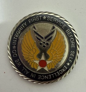 Moneda de servicio de coleccionista 2008 USA Integrity First Liberty Airmen 48th Fighter Wing - Imagen 1 de 6