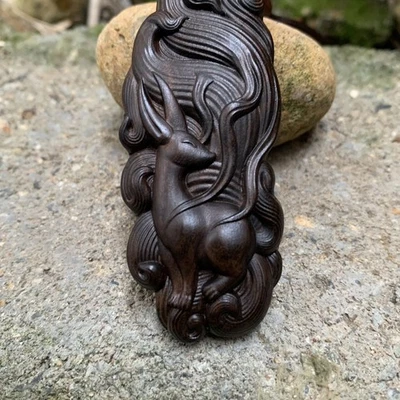 Collar amuleto tallado madera natural colgante de zorro de nueve colas de agar joyería Foto 1 de 4