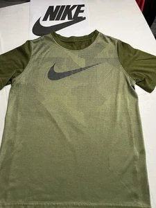 Nike Boys Shirt Size Med Short Sleeve Army Green/Logo B179 - Picture 1 of 7