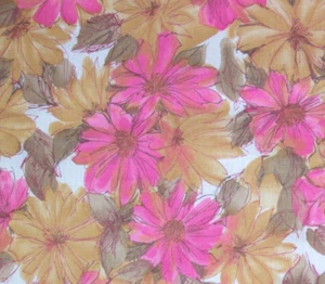 Vintage 70s Pink Brown Daisy Floral Crepe Fabric Romantic Watercolor Dress 4 Yd - Picture 1 of 4