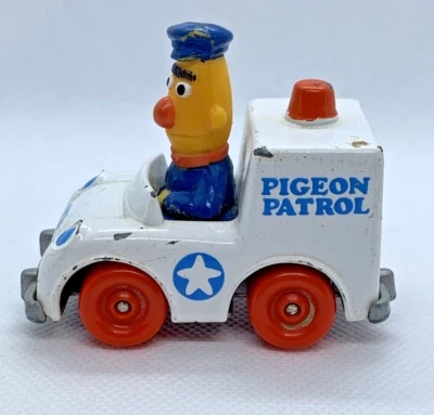 Coche diecast Berts Pigeon Patrol Playskool Muppets Inc. Foto 1 de 4