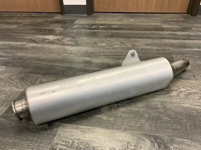 杜卡迪 2001 900 S4 怪物原始设备制造商右消声器排气滑管 (#17B) — 第 1/4 张图片