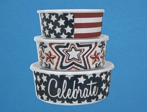 Patriotic Set di 3 Ciotole Americane Nidificate con Coperchi 4 Luglio Estate NUOVE USA - Foto 1 di 8