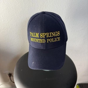 Sombrero de policía vintage montado en Palm Springs - Imagen 1 de 6