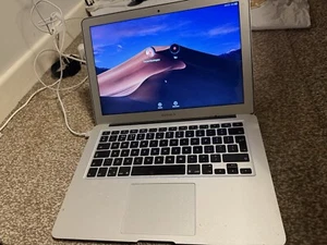 Apple MacBook Air 2017 with box and charger - Picture 1 of 8