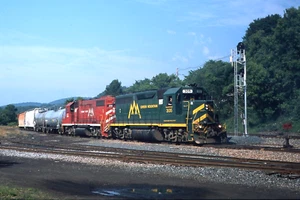 Scivolo originale: Green Mountain GP40 305 + VTR 201 azione allo svincolo White River - Foto 1 di 1