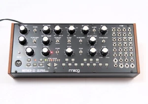 Moog Mother-32 Semi-modular Analógico Desktop Sintetizador NUEVO como EMBALAJE ORIGINAL + 2J GARANTIZADO - Imagen 1 de 10