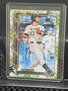 Andrew Benintendi  2025 Topps Holiday - Green Plaid (SP)  - #84 White Sox - Picture 1 of 2