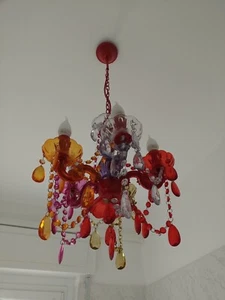 Lampadario Neoclassico Cuimbra2 fucsia, giallo, rosso, blu, verde in acrilico, D - Foto 1 di 3