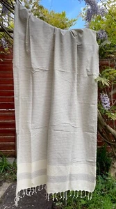 Modern Simplicity: Elegant Off-White Peshtemal with Thin Grey Stripes - Picture 1 of 12