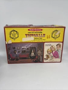 Realife Miniaturen Puppenhaus Möbel Heritage Serie Victorian Parlor Kit 202 - Bild 1 von 4