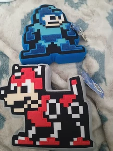 mega man/Rush jakks Pacific Plüschtier Lot. Beide haben noch Etikett - Bild 1 von 5