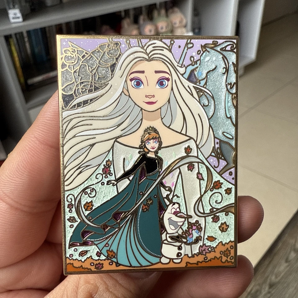 Prendedor Fantasía Disney Frozen II Elsa Anna Olaf Edición Limitada Foto 1 de 4