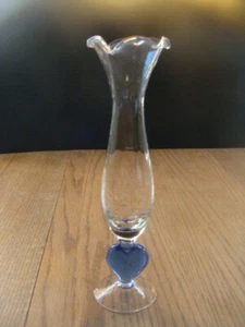 Jarrón Bud de colección vidrio transparente azul cobalto corazón vástago óptico panel borde con volantes 9" - Imagen 1 de 10