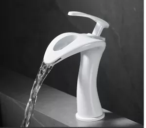 Grifo mezclador de lavabo de baño de una manija de un solo orificio para cascada - Imagen 1 de 41