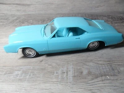 Vtg 1967 AMT Buick Rivera 2-Door Hardtop Dealer Promo Model Car 1/25 Friction - Image 1 of 4