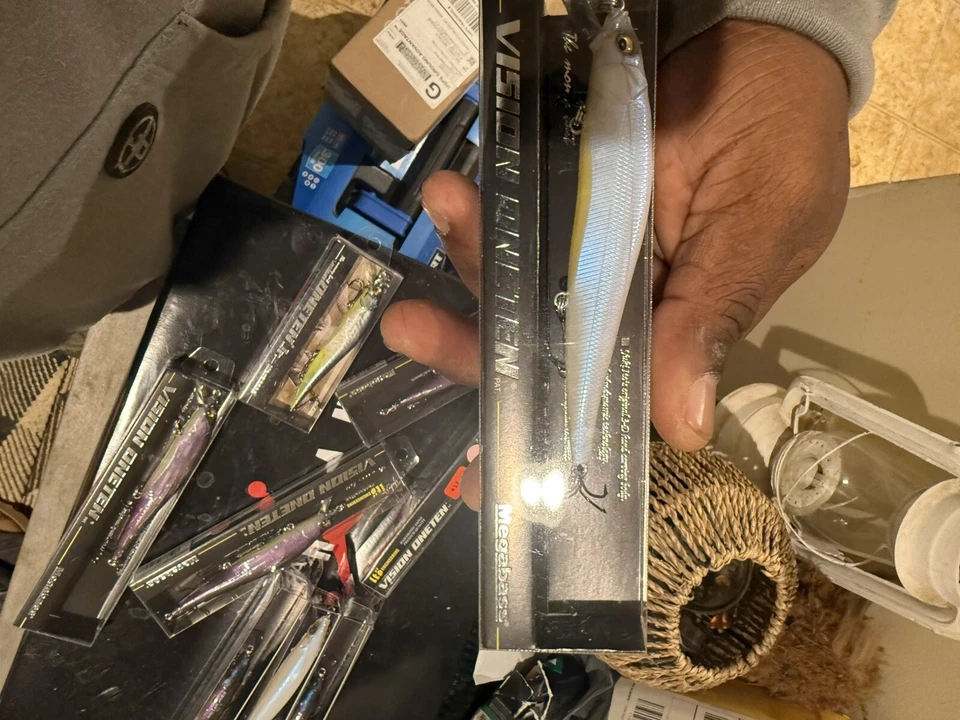 Megabass ITO Vision Oneten 110 Jerkbait - Vision Oneten - French Pearl OB ¡¡ - Image 1 of 1