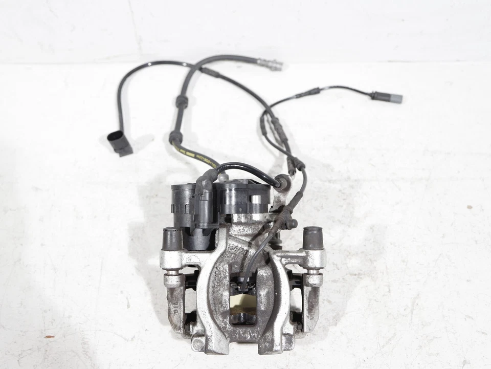 Pinza de freno lado pasajero trasero derecho bmw 228i f44 2020-2024 OEM 6885538 🚗 Foto 1 de 4