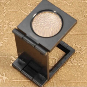 10X 28mm Klapplupe Standlupe mit Skala für textiles optisches G^^i - Zdjęcie 1 z 6