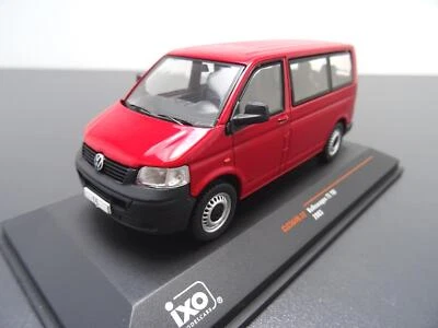 Volkswagen VW T5 Bus Transporter Multivan Modèle Rouge 1:43 IXO CLC524N.22 - Photo 1/4