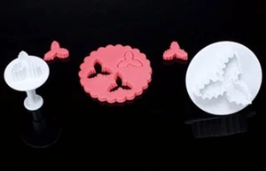 VEINED 3 LEAF HOLLY PLUNGER CUTTERS X 2 CHRISTMAS XMAS CAKE DECORATING CRAFT  - Picture 1 of 2