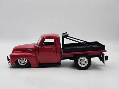 Camioneta pickup GMC 1950 1/18 Road Signature roja personalizada como está  Foto 1 de 4
