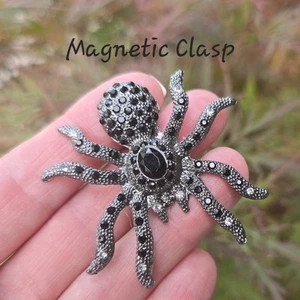 Jeweled Tarantula Spider MAGNETIC brooch. Spider jewelry Halloween accessory - Picture 1 of 12