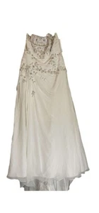 David's Bridal Wedding Dress W/Veil , Brand New Still Has Tags !FAST SHIPPING! - Picture 1 of 4