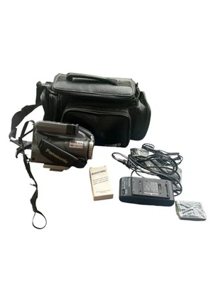 Panasonic Palmcorder Camcorder VHS-C PV-L550D W/Battery & Charger Manual - Image 1 of 3