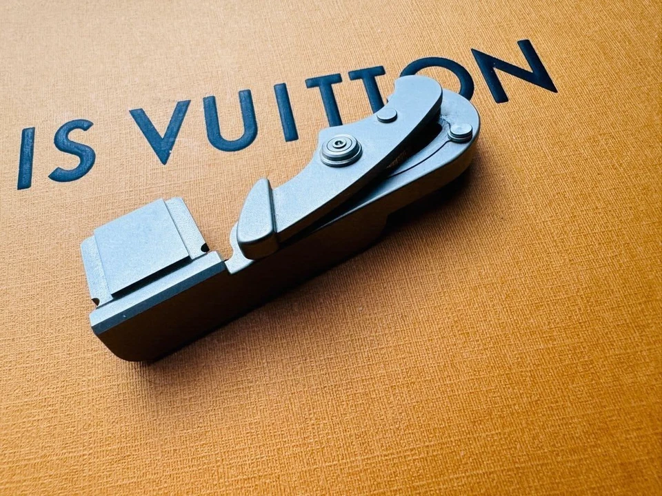 Hobby JAPAN Thumb Rest Lever for M10 Ver. II HJM11SC Silver Chrome 2021 - Image 1 of 4