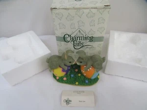 Charming Tails figurine Bunny Love Item 87/424 Collectible Bunny Figurine Animal - Picture 1 of 5