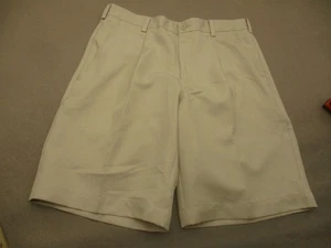 NIKE FIT DRY Größe 33 Herren elfenbein Reißverschluss Fliegentasche atmungsaktiv plissiert Golfshorts 361 - Bild 1 von 6