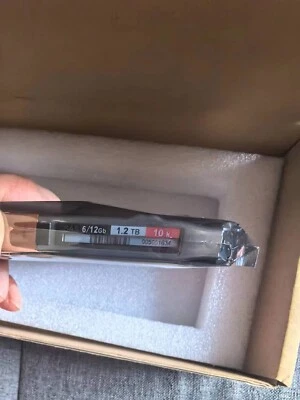 EMC unity D3-2S10-600 005051634 005051631 600G 10K SAS 2.5" HDD - Image 1 of 4