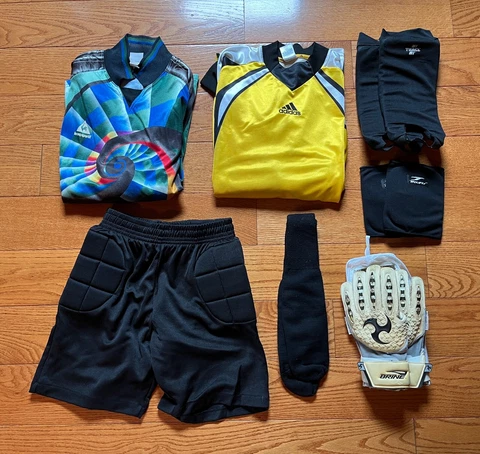 Soccer Uniform Goalkeeper - Jersey, Padded Shorts, Pads, Gloves, Socks Cover