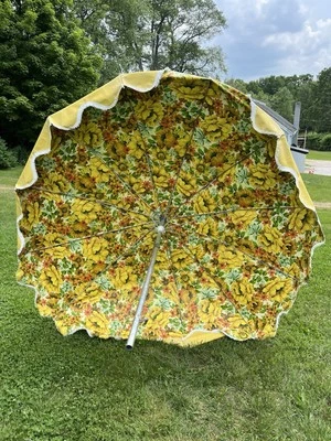Vintage Patio Tilt Umbrella Yellow Floral Underside Scalloped MCM 60s 70s Garden - Image 1 of 4