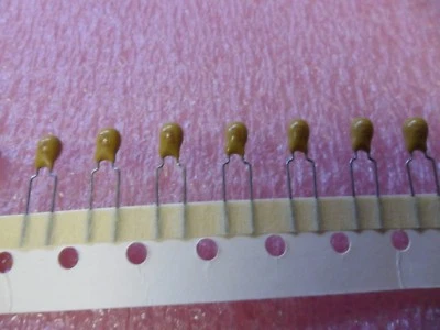 CONDENSADOR TAP226K016CRW 22uF 16V 10% TÁNTALO SÓLIDO RADIAL AVX (10 POR LOTE) Foto 1 de 3