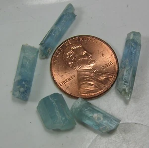 15.10ct Vietnam 100% Natural 5 Pcs Aquamarine Crystal Specimens 3.00g 8mm-18mm - Picture 1 of 1