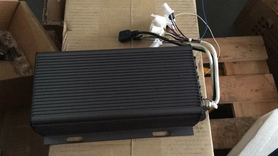 大功率 48v-72v 3000W-5000w 电动滑板车 Ebike 80A Sabvoton 控制器 — 第 1/1 张图片