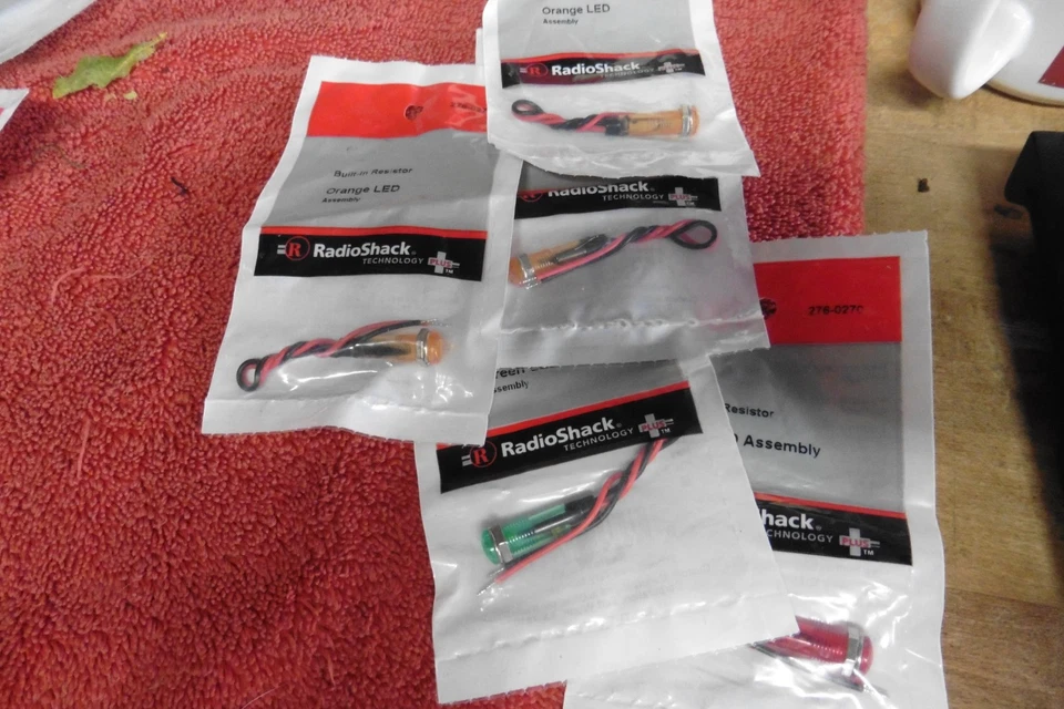 De colección Nuevo Lote de 5 Radio Shack Resister Conjunto Rojo Naranja Verde 276-0272 Foto 1 de 4