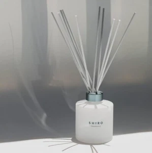 SHIRO Diffusore di Profumi Tè Bianco 3 Pezzi con Contenitore/Liquido 180ml/Bastoncini - Foto 1 di 5