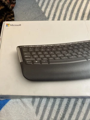 Microsoft Wireless Comfort 5050 Desktop Keyboard & Mouse Combo New Open Box Read - Image 1 of 4