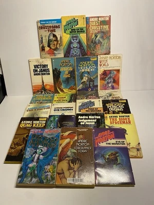 Andre Norton Vintage Paperbacks - Lot of 22 Sci-Fi Fantasy Fiction 60s, 70s, 80s Foto 1 de 4