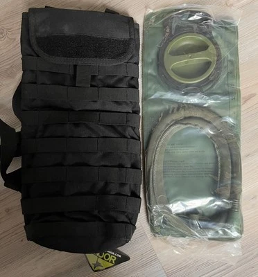Bolsa transportadora de hidratação Condor Tactical MOLLE com bexiga de água de 2,5 litros preta nova - Imagem 1 de 2