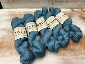 LOT 5 - WYS The Croft DK SHETLAND WOOL YARN 246 yards/100g - 348 Nista blue - Imagen 1 de 4