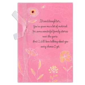 Tarjeta de CUMPLEAÑOS sincera PARA NIETA, Historias familiares por Hallmark + Sobre - Imagen 1 de 5