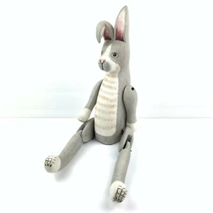 Estatuilla de madera de conejo tallado primitivo vintage articulada 21" - Imagen 1 de 12
