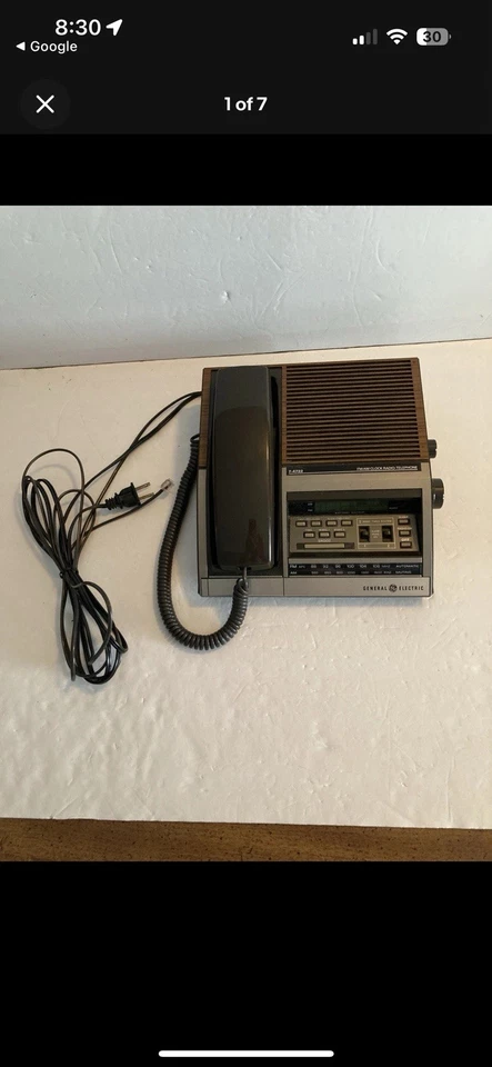 Teléfono antiguo con receptor Am y Fm radio vintage Foto 1 de 1