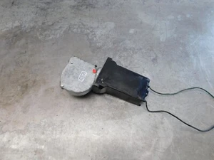 W108 W116 W114 280SE 350SE 450SE WINDOW MOTOR RIGHT FRONT 0132001102 - Picture 1 of 4