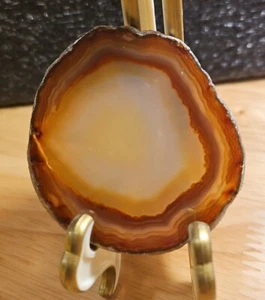 Rebanada de ágata natural con cristal de cuarzo. - Imagen 1 de 6